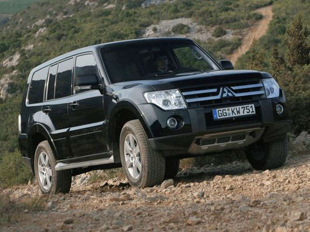 Bilmattor för Mitsubishi Pajero 2006 - 2021