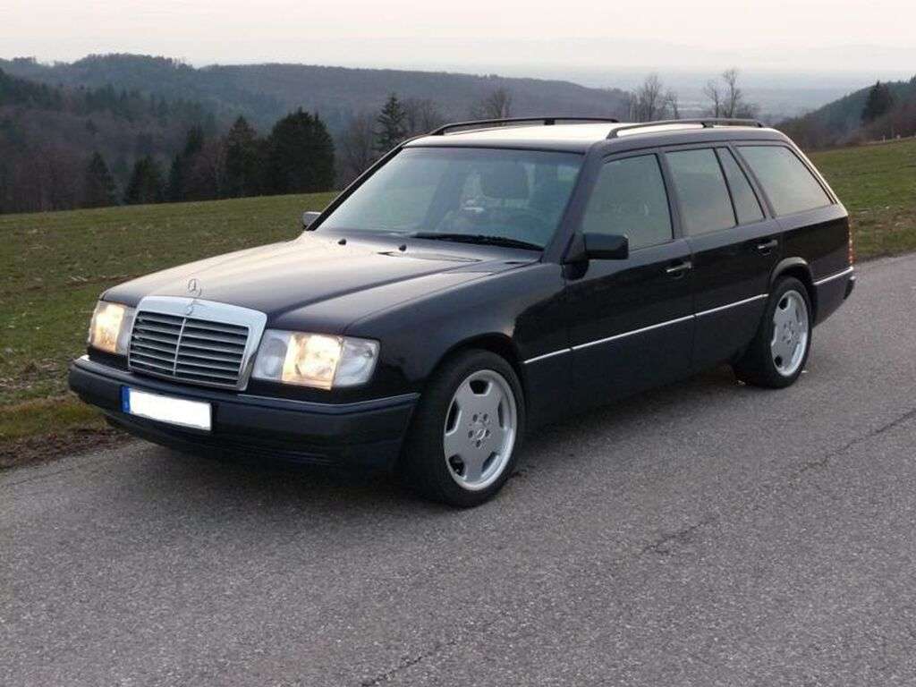 Bagagerumsmatta för Mercedes E-Klass W124/S124/C124 1985 - 1996
