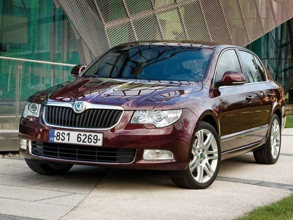 Bilmattor för Skoda Superb 2008 - 2015