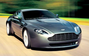 Bilmattor Aston Martin  V8 Vantage. 
